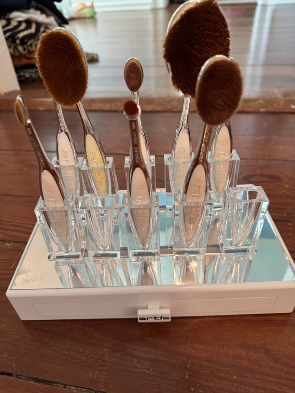 Artis brushes